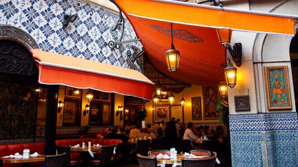 Top 5 des restaurants tunisiens à essayer absolument à Lyon